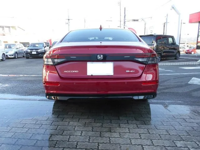 HONDA ACCORD E:HEV RED 2024 - image 9