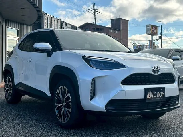 YARIS CROSS Z 2023 WHITE - image 1