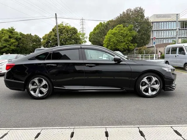 HONDA ACCORD EX BLACK 2023 - image 5