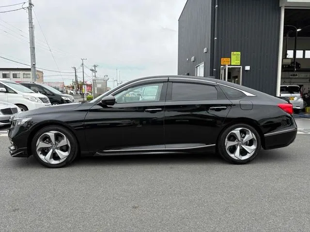 HONDA ACCORD EX BLACK 2023 - image 8