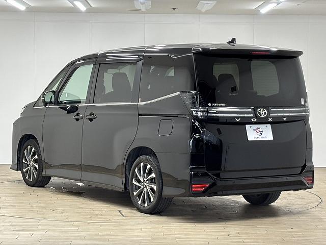 Toyota Voxy 2022 Hybrid Sz - image 13