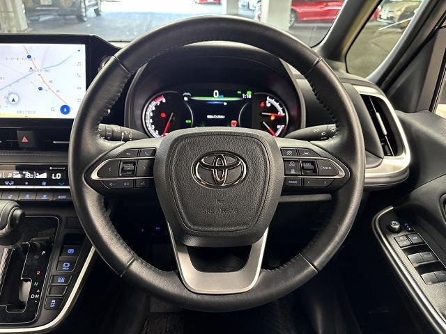 Toyota Voxy 2022 Hybrid Sz - image 16