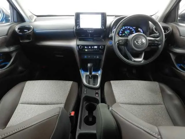 YARIS CROSS Z 2023 LIGHT BLUE - image 3