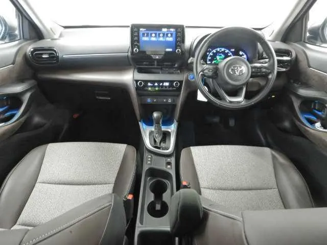 YARIS CROSS Z 2023 BEIGE - image 3