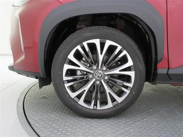YARIS CROSS Z 2023 RED - image 6