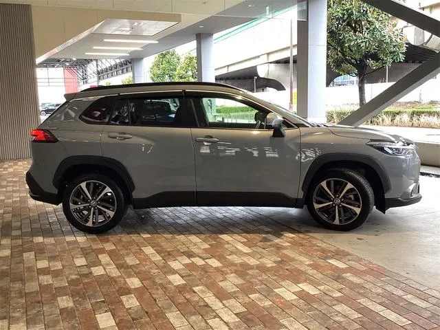COROLLA CROSS 2025 HYBRID Z GRAY II - image 3