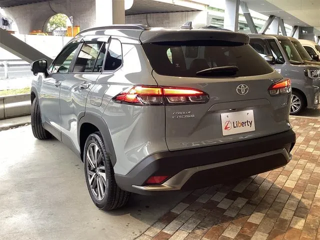 COROLLA CROSS 2025 HYBRID Z GRAY II - image 5