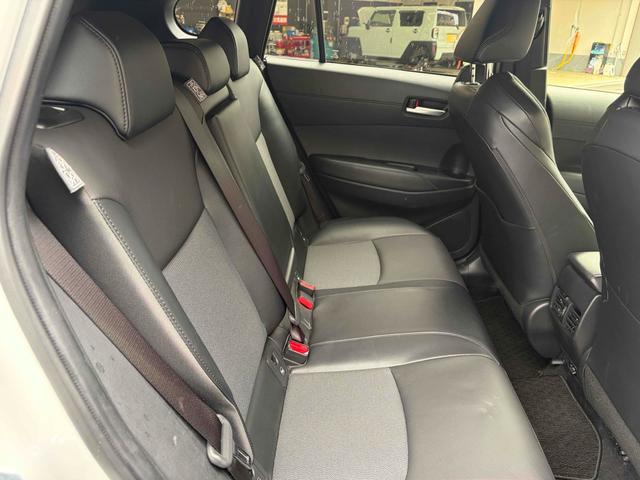 TOYOTA COROLLA CROSS HYBRID Z 2022WHITE - image 3