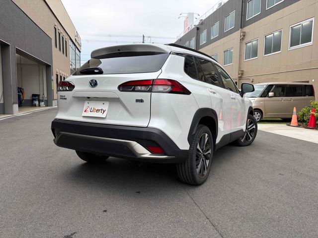 TOYOTA COROLLA CROSS HYBRID Z 2022WHITE - image 8