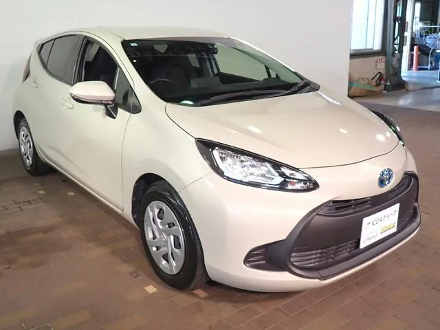 TOYOTA AQUA Z HYBRID 2023 BROWN - image 1