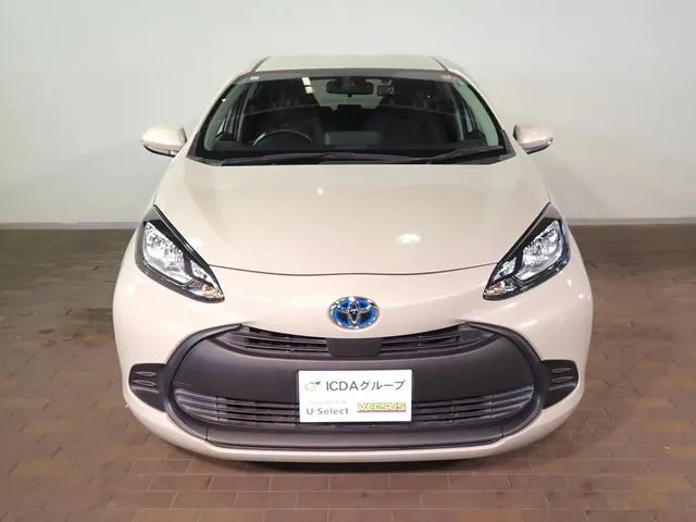 TOYOTA AQUA Z HYBRID 2023 BROWN - image 2