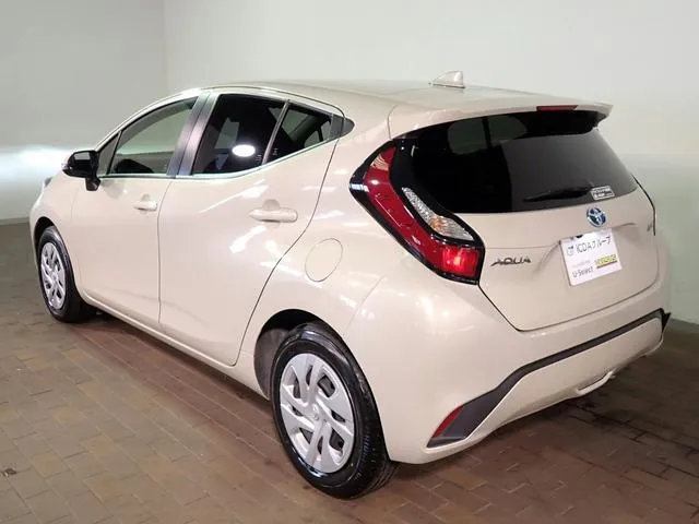 TOYOTA AQUA Z HYBRID 2023 BROWN - image 5