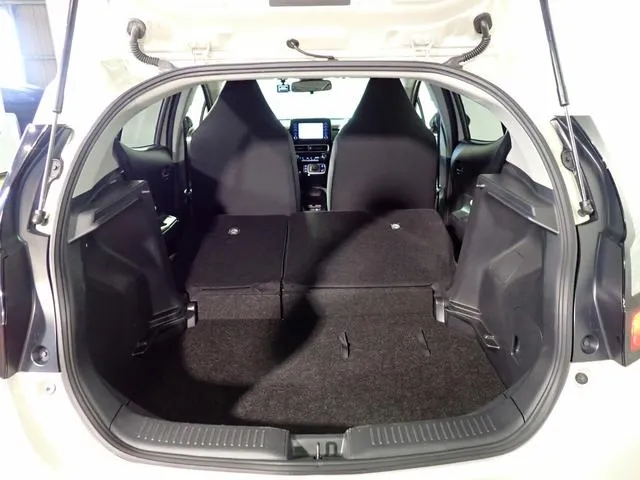 TOYOTA AQUA Z HYBRID 2023 BROWN - image 7