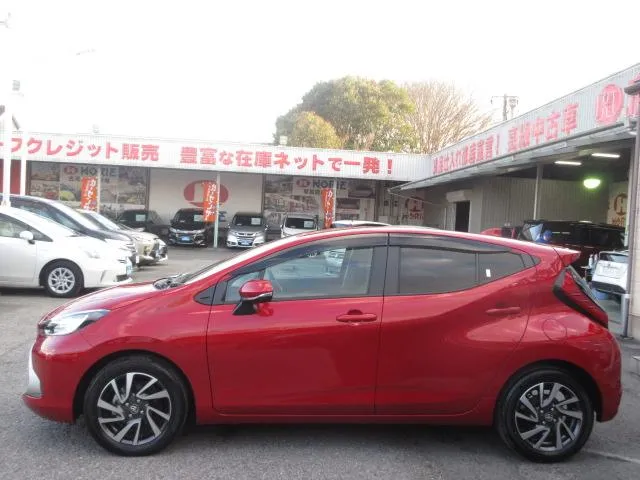 TOYOTA AQUA G RED M 2023 - image 4