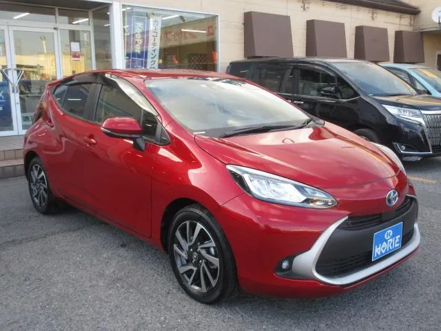 TOYOTA AQUA G RED M 2023 - image 5