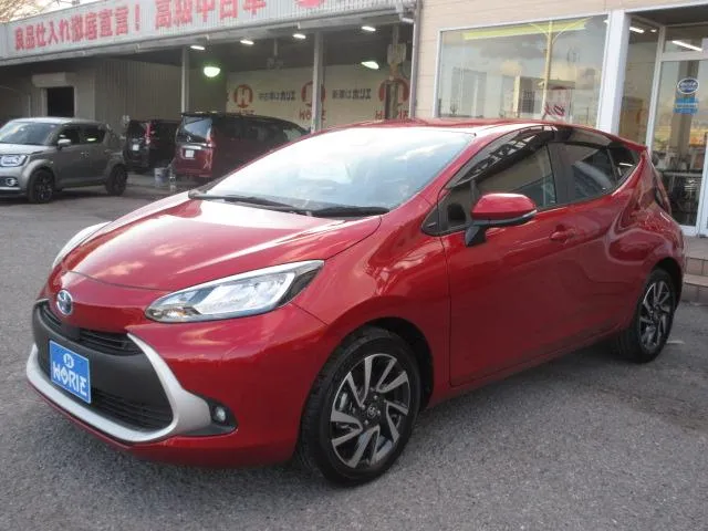 TOYOTA AQUA G RED M 2023 - image 6
