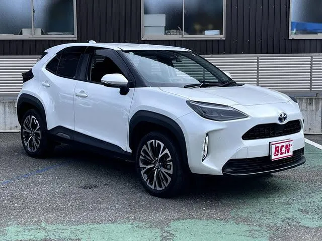 YARIS CROSS Z 2023 PEARL - image 1