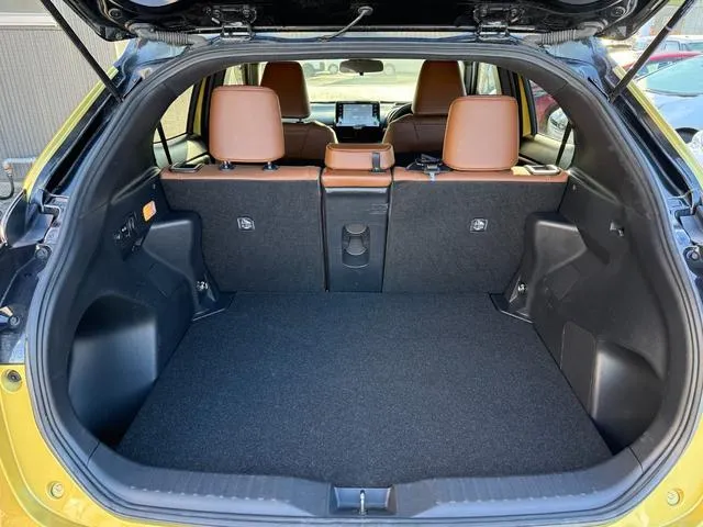 YARIS CROSS 2023 Z GOLD ADVENTURE - image 5