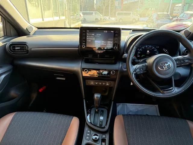 YARIS CROSS 2023 Z GOLD ADVENTURE - image 6