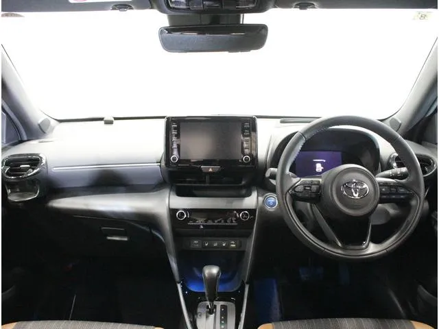 YARIS CROSS 2023 SILVER Z ADVENTURE - image 4