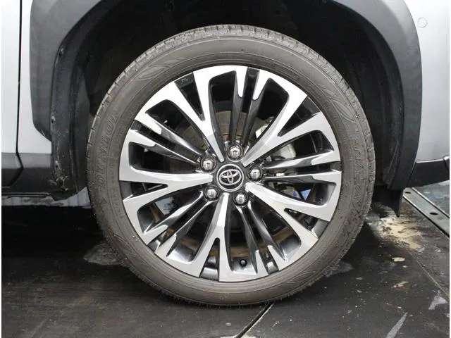 YARIS CROSS 2023 SILVER Z ADVENTURE - image 6