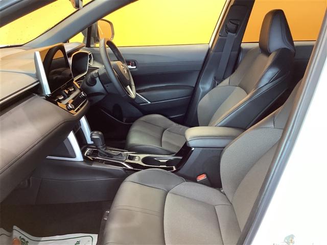 Toyota Corolla Cross Hybrid Z White - image 4