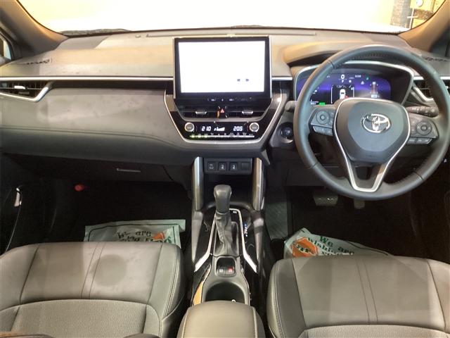 Toyota Corolla Cross Hybrid Z White - image 7