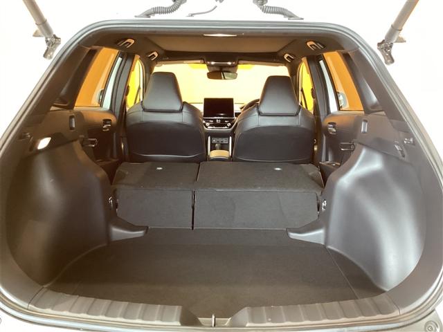 Toyota Corolla Cross Hybrid Z White - image 10