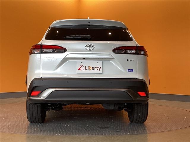 Toyota Corolla Cross Hybrid Z White - image 11