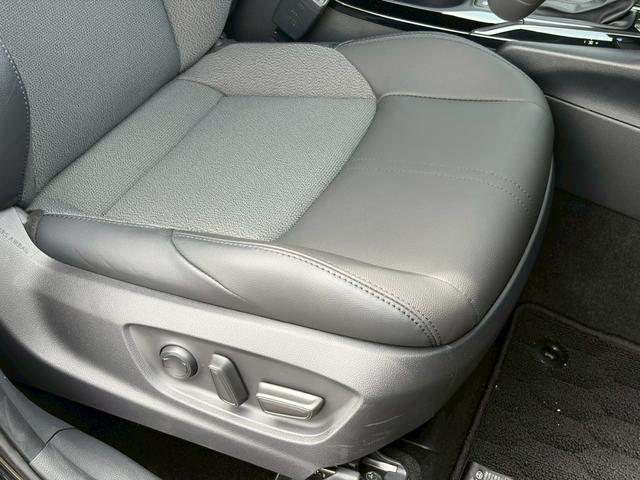 Toyota Corolla Cross Z Black - image 2