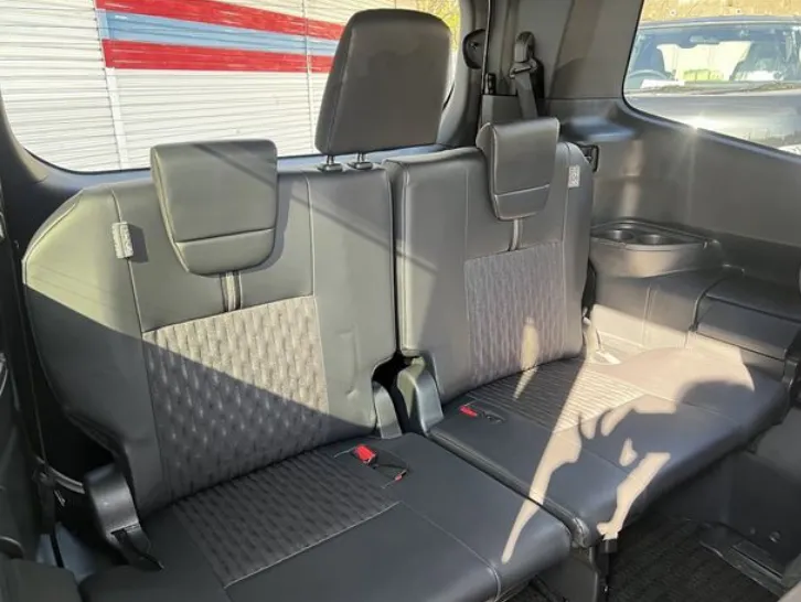 Toyota Noah 2022 Sz Package Pearl - image 8