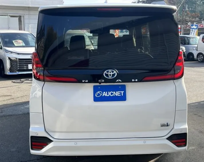 Toyota Noah 2022 Sz Package Pearl - image 12