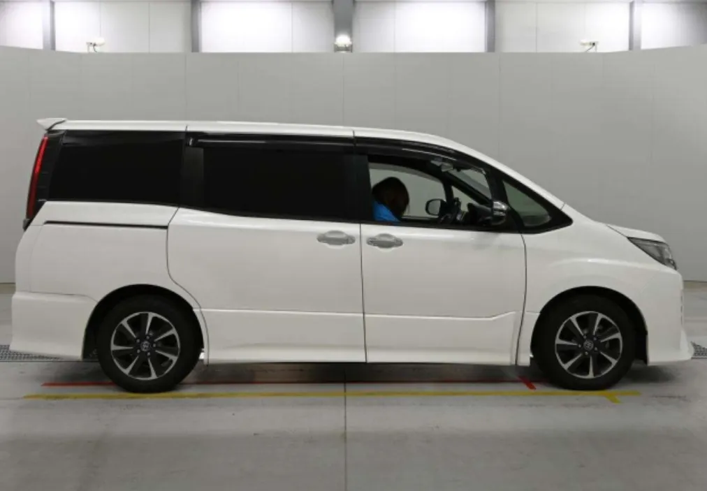Thumbnail image 4 for TOYOTA NOAH 2021 SI WXB 3 PACKAGE PEARL
