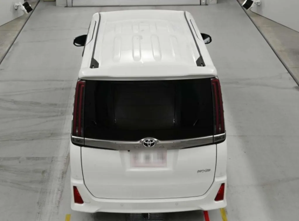 Thumbnail image 9 for TOYOTA NOAH 2021 SI WXB 3 PACKAGE PEARL