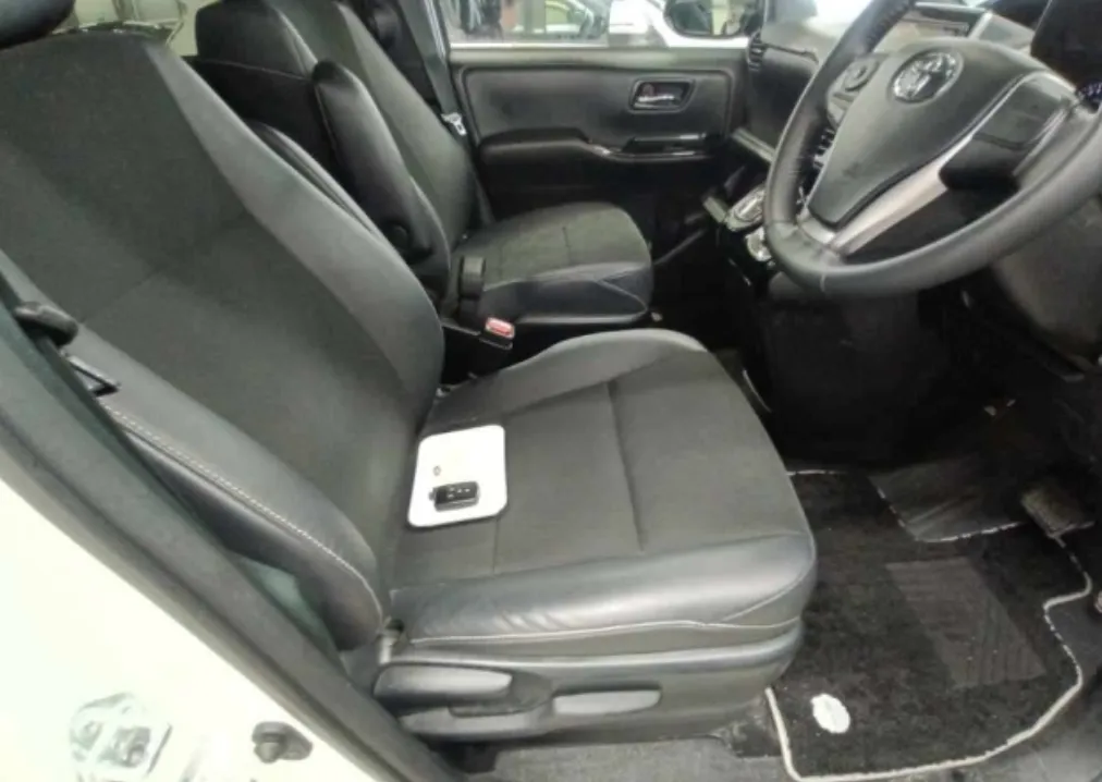 Thumbnail image 10 for TOYOTA NOAH 2021 SI WXB 3 PACKAGE PEARL