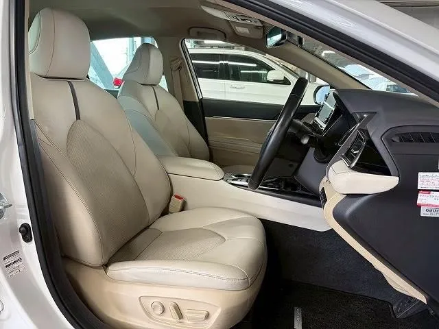 Toyota Camry G Leather White 2022 - image 3