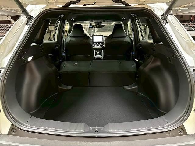 Toyota Corolla Cross Hybrid-Z Pearl White - image 6