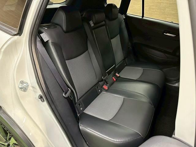 Toyota Corolla Cross Hybrid-Z Pearl White - image 12