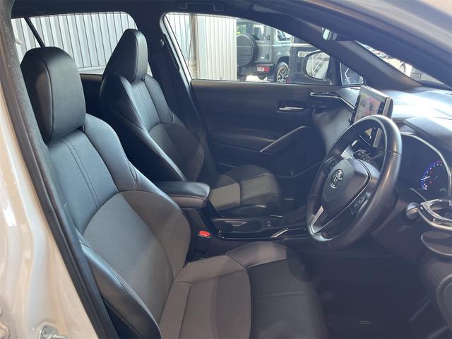 Toyota Corolla Cross Hybrid-z Pearl White With Sunroof - image 2