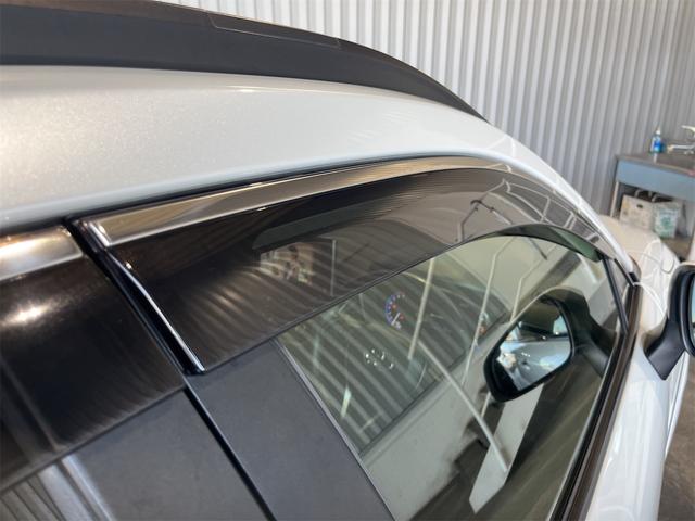 Toyota Corolla Cross Hybrid-z Pearl White With Sunroof - image 4