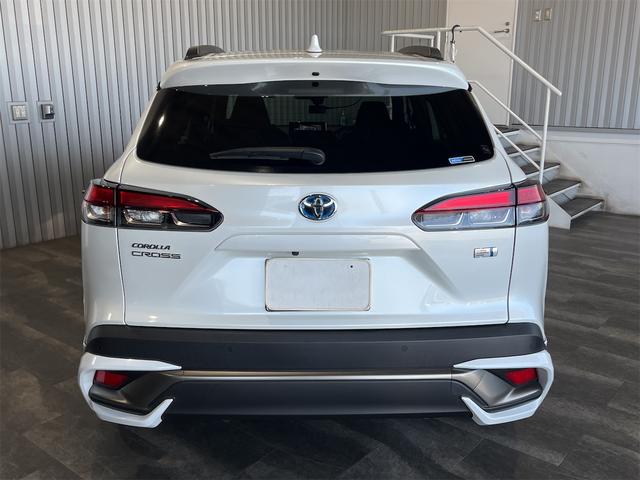 Toyota Corolla Cross Hybrid-z Pearl White With Sunroof - image 6