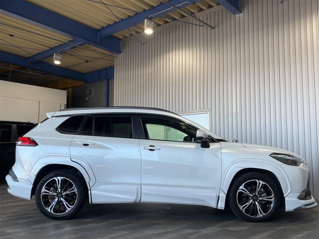 Toyota Corolla Cross Hybrid-z Pearl White With Sunroof - image 7