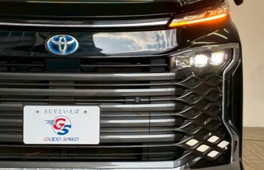 Thumbnail image 6 for TOYOTA VOXY 2023 HYBRID SZ PACKAGE BLACK COLOU