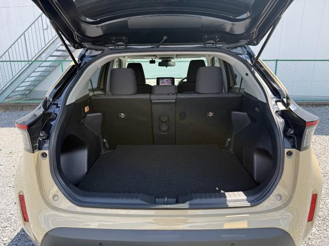 Yaris Cross 2021 G Beige - image 8