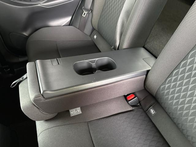 Yaris Cross 2021 G Silver - image 6