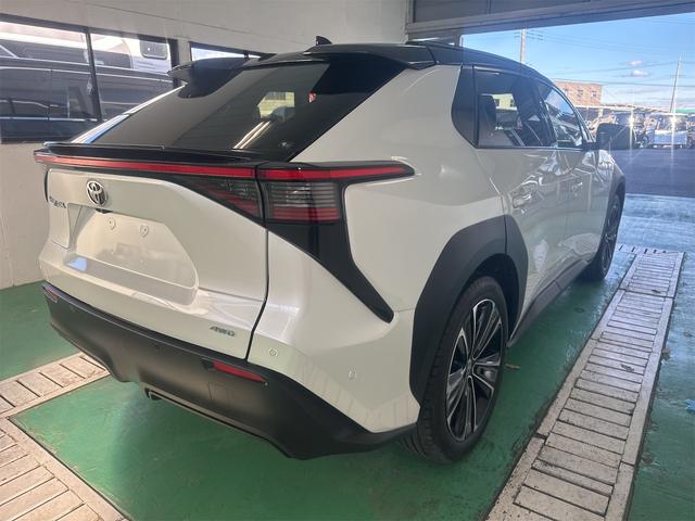 Toyota BZ4X EV White 2023 - image 10