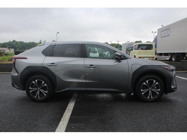 Toyota Bz4x EV Gray 2023 - image 5