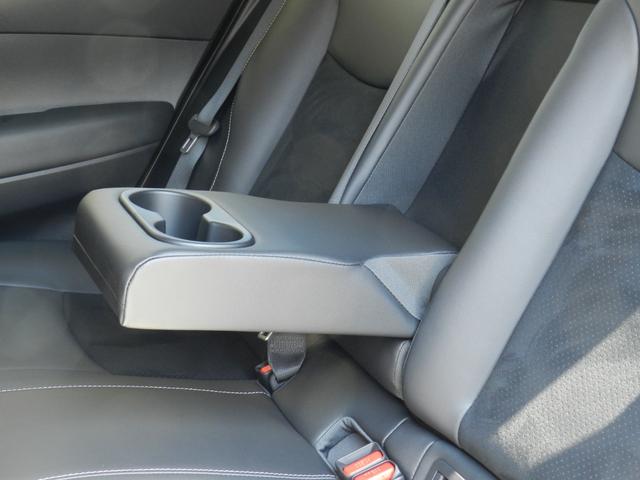 Toyota Corolla Cross Gr Sport 2026 Pearl White - image 2