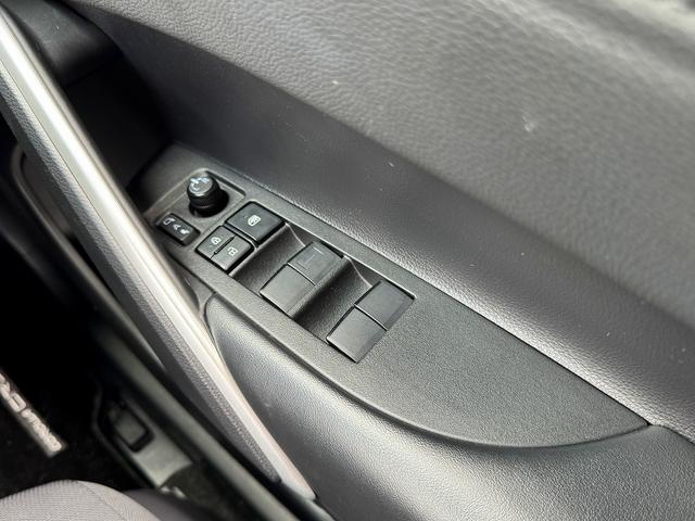 Toyota Corolla Cross Hybrid S 2022 Blue - image 12