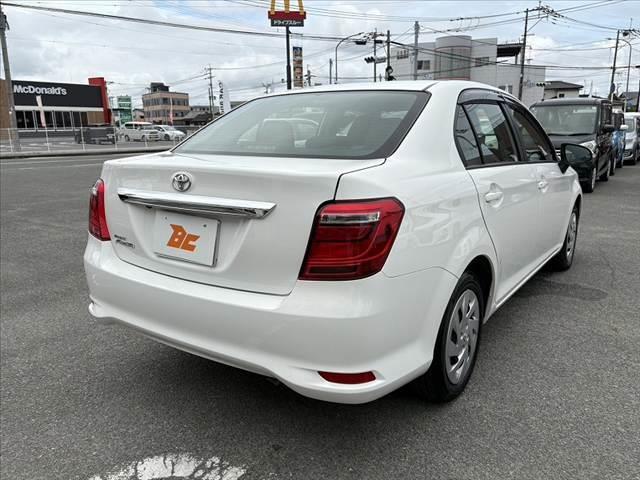 Toyota Corolla Axio Non Hybrid  Ex 2022 White - image 6